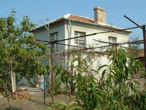 A substantial Typical Bulgarian 2 bedroom house ready to move in.